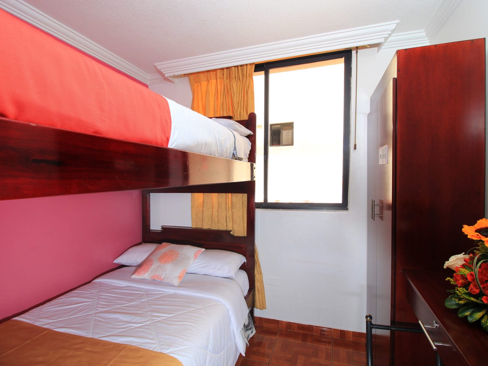 Hotel La Rosario Quito Centro Histórico Dormitorio compartido (1)